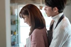 Ra mắt nhà bạn trai bố anh đi vắng, nhưng cô gái hoảng hồn thấy 1 người trong phòng đóng kín