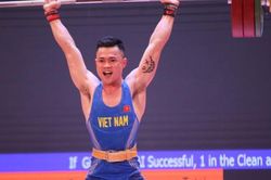 Đô cử Lại Gia Thành nâng tạ 'vô đối', phá kỷ lục SEA Games