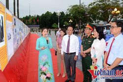 Triển lãm ảnh kỷ niệm 132 năm ngày sinh Chủ tịch Hồ Chí Minh