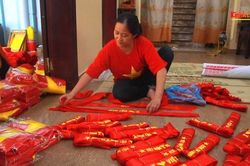 Làng làm cờ Tổ quốc chạy hết công suất phục vụ SEA Games 31
