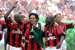 Cuộc đua vô địch Serie A: Milan, trong niềm cảm hứng 1999