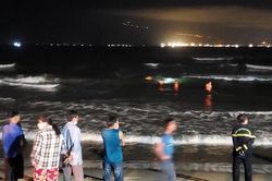Đà Nẵng: 5 học sinh rủ nhau đi tắm biển, 1 em mất tích