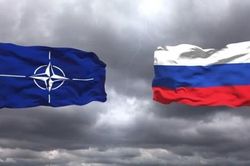 Mỹ nói chính Nga khước từ NATO, Italy đổ thêm nghìn quân tới sườn Đông