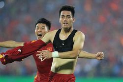 'Giáp cuồng nộ' của chiến binh đi rừng Tiến Linh