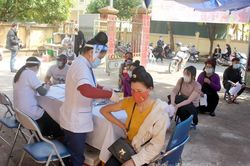 Nâng cao năng lực hoạt động của đội ngũ cán bộ y tế cơ sở