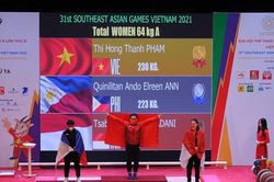Đô cử Phạm Thị Hồng Thanh bảo vệ thành công HCV SEA Games hạng 64 kg
