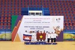 Aerobic thi đấu thành công trong ngày đầu ra quân