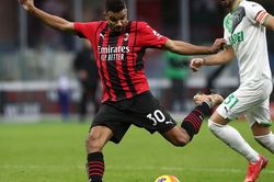 Soi kèo nhà cái Sassuolo vs Milan. Nhận định, dự đoán bóng đá Serie A (23h00, 22/5)