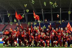 Nữ Việt Nam giành HCV SEA Games 31: Ví đây đổi phận làm trai được...