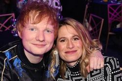 Ed Sheeran cùng vợ đón bé gái thứ hai