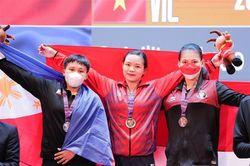 Đô cử Phạm Thị Hồng Thanh thiết lập ba kỷ lục SEA Games mới, cử tạ Việt Nam vượt mục tiêu Huy chương Vàng