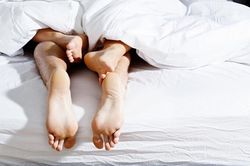 Đi học xa nhà cả tháng trở về, sự thật kinh hoàng trong phòng ngủ khiến tôi chết lặng