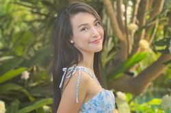 Hậu ly hôn, Hoàng Oanh khoe nhan sắc ngày càng thăng hạng, chồng cũ để lại bình luận gây chú ý