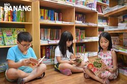 Ra mắt sân chơi và tủ sách thiếu nhi