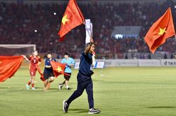 HLV Mai Đức Chung: 'Tôi tự hào về các cô gái Việt Nam'