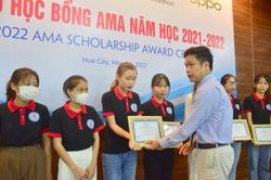 Giáo dục Tin tức giáo dục Trao 32 suất học bổng AMA cho sinh viên Trường đại học Sư phạm