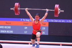 Phạm Thị Hồng Thanh phá ba kỷ lục SEA Games, giành Huy chương vàng cử tạ