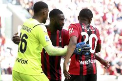 Serie A vòng cuối: 'Chiến lũy' Milan định đoạt Scudetto