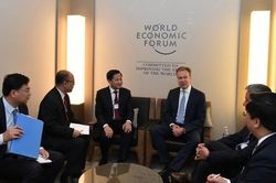 Phó Thủ tướng Lê Minh Khái tiếp Bộ trưởng, Chủ tịch COP26, Chủ tịch WEF