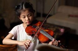 Nghiên cứu của giáo sư Mỹ: Trẻ em học nhạc giúp giảm lo lắng, cải thiện phát triển trí não