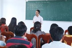 Bỏ quy định giáo viên phải có chứng chỉ bồi dưỡng tiêu chuẩn chức danh nghề nghiệp theo hạng