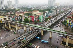 Vì sao tàu Cát Linh-Hà Đông đang chạy lại đột ngột dừng lại?