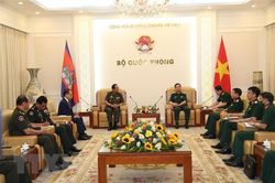 Đại tướng Phan Văn Giang tiếp Bộ trưởng Bộ Quốc phòng Campuchia