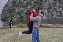 Vừa mở trang cá nhân, 'vua cá Koi' Thắng Ngô đã khoe ảnh ngọt ngào bên vợ ca sĩ kèm lời lẽ 'ngôn tình'