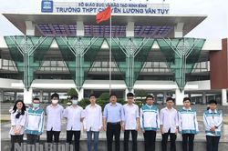 Trường THPT chuyên Lương Văn Tụy có 8 học sinh đạt giải tại Olympic Toán học sinh viên và học sinh Việt Nam năm 2022