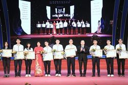 Hà Nội tuyên dương 700 học sinh giỏi tiêu biểu năm học 2021-2022