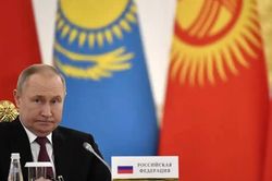 Donetsk bị pháo kích dữ dội, ông Putin nói kinh tế Nga vẫn đứng vững