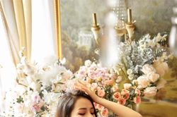 Diện đồ lót ren, dây 'như tàng hình', Ngân 98 còn thản nhiên tạo dáng cực nhạy cảm