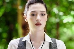 Bật khóc sau khi đọc tin nhắn chồng cũ gửi