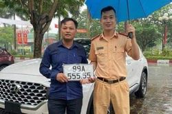 Mua xe tặng vợ, người đàn ông Bắc Ninh bấm được biển 'ngũ quý 5'