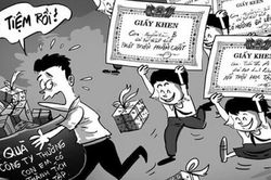Bệnh thành tích trong giáo dục: Nghĩ về những tấm giấy khen được phát tràn lan