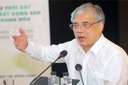 'Đuổi chuột' để không làm 'vỡ bình' trái phiếu và bất động sản