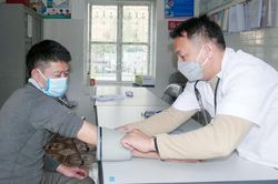 Pha Long 'rơi' tiêu chí y tế