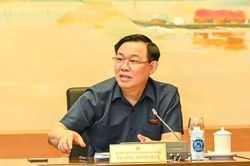 Chủ tịch Quốc hội: Cần có giải pháp mới cho những căn bệnh trầm kha