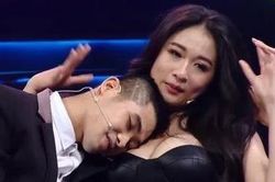 Bài cuối: 'Đỏ mặt' với những hình ảnh dung tục, làm sao dạy con trẻ?