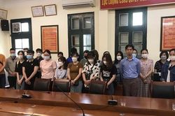 Bắt nhóm cho vay lãi 'cắt cổ', chuyên 'chế' ảnh nạn nhân tung lên mạng để đòi nợ