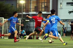 Văn Quyến, Huy Hoàng ghi dấu ấn trên sân cỏ