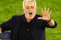 Chùm ảnh: Jose Mourinho và AS Roma đi vào lịch sử UEFA