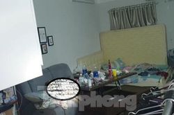 Thi thể nữ giới không mặc áo trong căn hộ chung cư