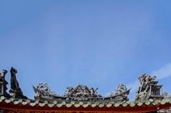 Đoàn Hồng Trang khoe nhan sắc thuần Việt, duyên dáng với áo dài lụa vẽ ở Hội An