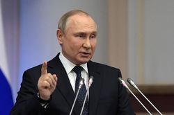 Tổng thống Putin: Đừng cố đổ lỗi cho Nga
