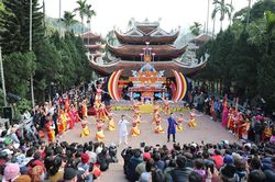 Xây dựng môi trường văn hóa trong lễ hội truyền thống