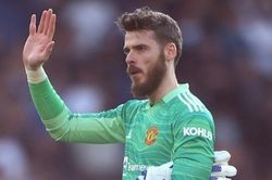 Man Utd: Thưởng hợp đồng mới cho De Gea; Có lời khuyên nên mua Hakim Ziyech và bán siêu sao Cristiano Ronaldo