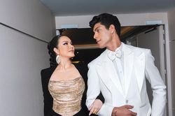 Lý Nhã Kỳ tình tứ bên mỹ nam MC cực thân với Kim Kardashian ở Cannes