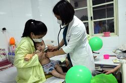 Gia tăng trẻ viêm phổi do virus RSV, khuẩn phế cầu