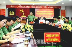 Thứ trưởng Bộ Công an Lê Quốc Hùng làm việc với Công an tỉnh